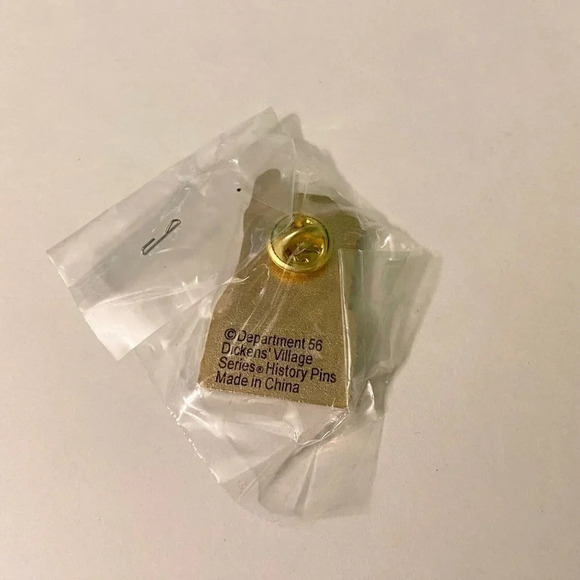 Department 56 Dickens Village  Series Pins Dickens Birthplace Canadian Pub - Picture 9 of 9